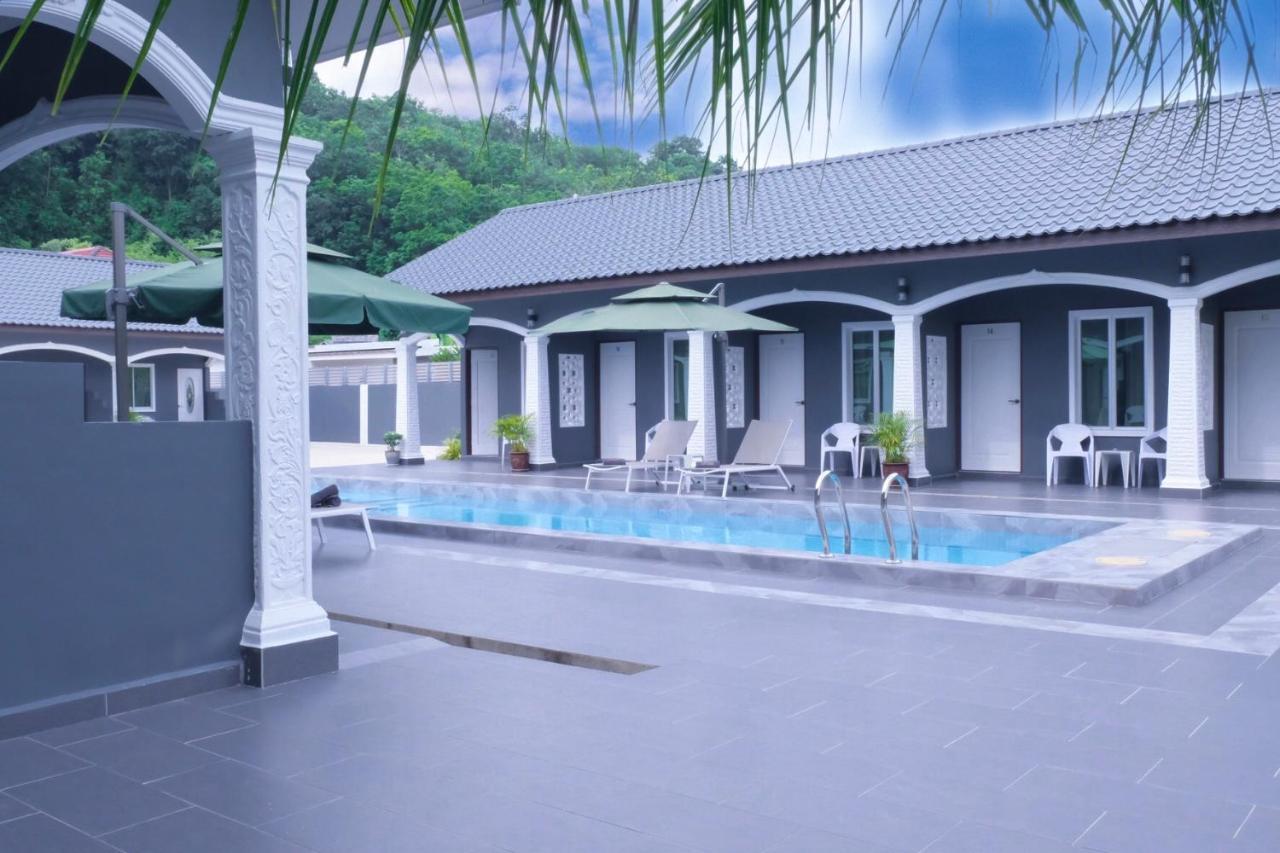Cenang Rooms With Pool By Virgo Star Resort Пантай-Сенанг Экстерьер фото