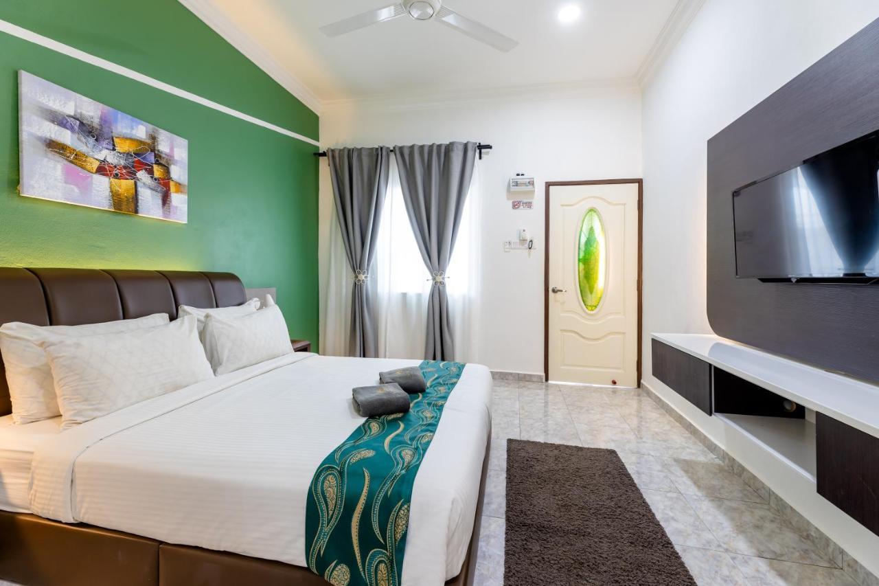 Cenang Rooms With Pool By Virgo Star Resort Пантай-Сенанг Экстерьер фото